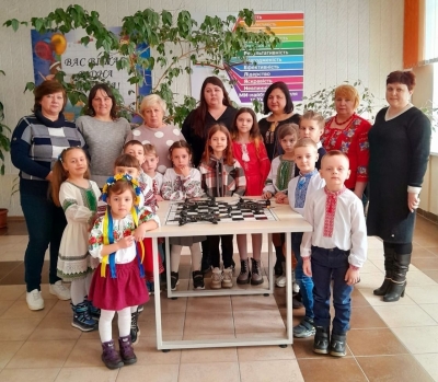 Діти Бучанської громади передали партію дронів для ЗСУ (ФОТО)