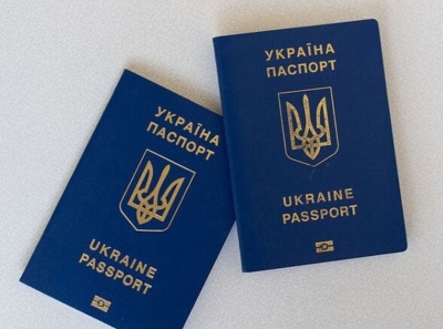 Українцям за кордоном перестали видавати документи – офіційна заява