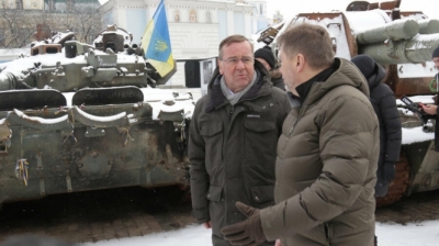 Міністр оборони Німеччини: Війна в Україні для росії лише початок, демократія – головний ворог путіна